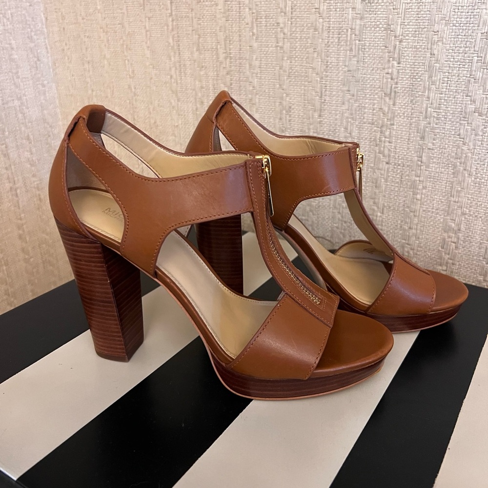 Michael Kors Berkley Brown Leather Heels size 7
